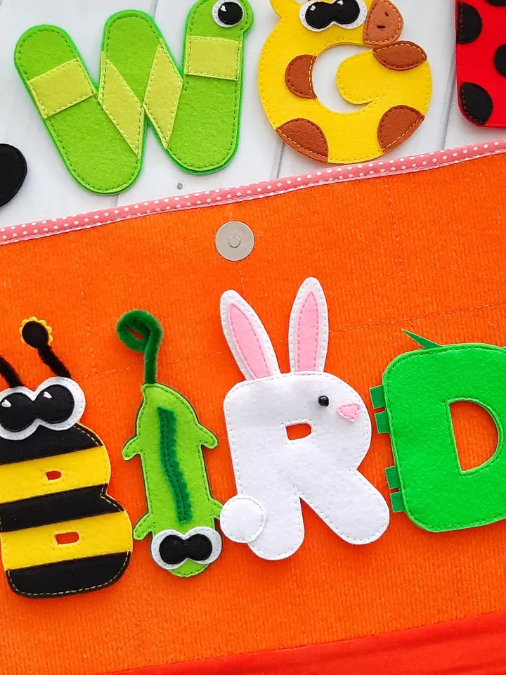 Felt alphabet pattern, ABC Quiet book Pattern , First montessori alphabet felt book tutorial pdf,  Felt board letters sewing for toddler