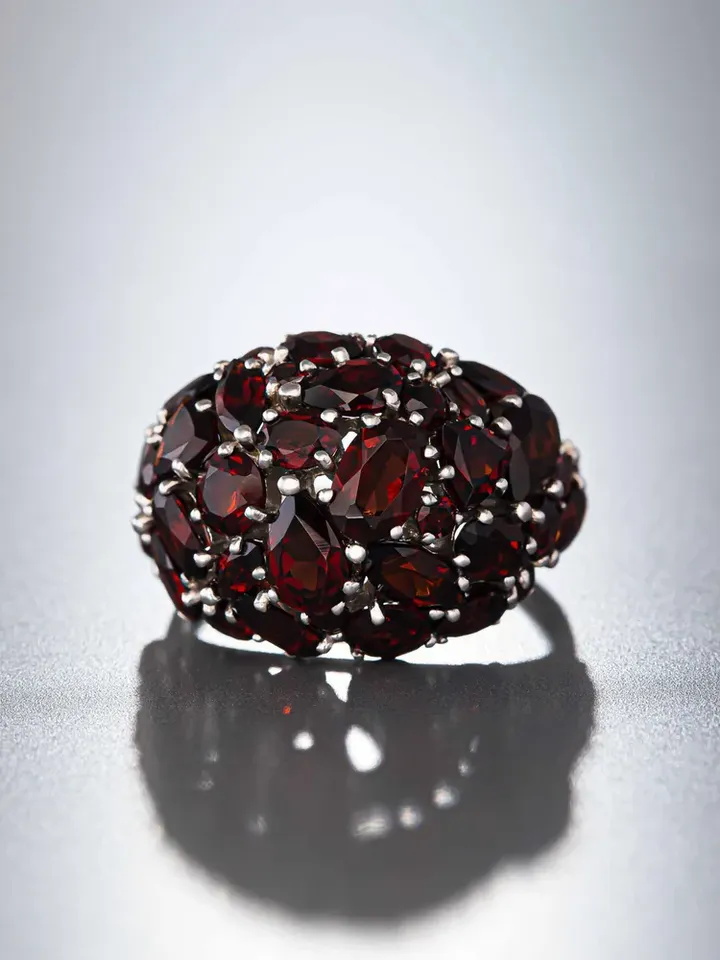Women's ring, silver 925 with garnet