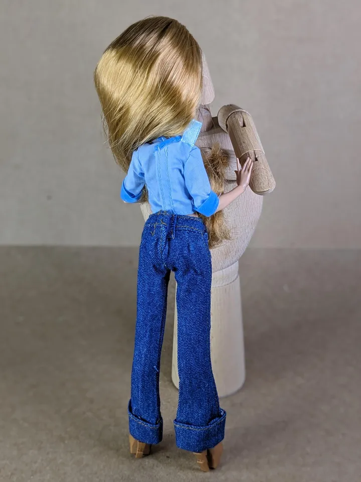 Blue shirt for 10.5-inch female dolls (MH, EAH)