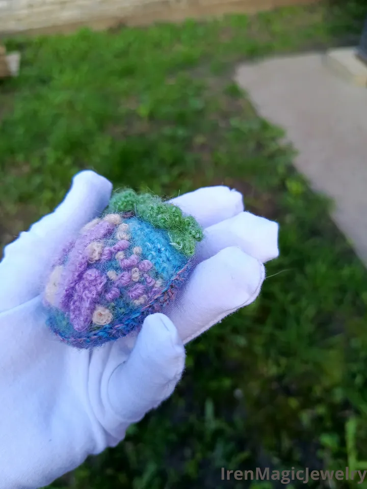 Crochet Brooch – Tree & Wildflower Motif