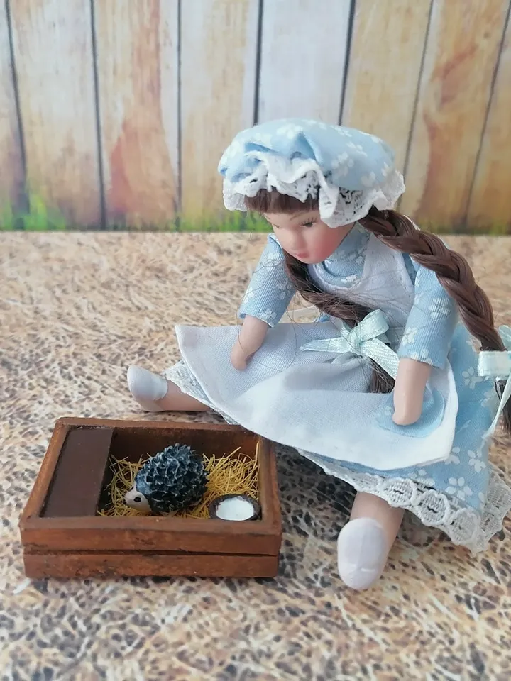 Hedgehogs for the doll house. Dollhouse miniature.1:12 scale.