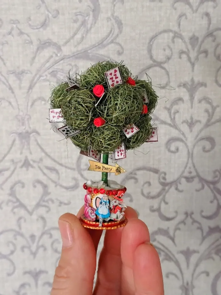 Tree plant. Dollhouse miniature.1:12 scale.