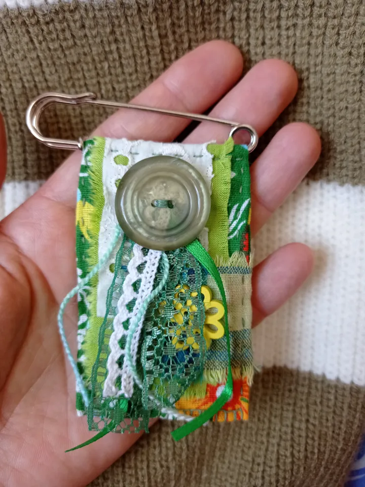 Textile Brooch Kilt Pin