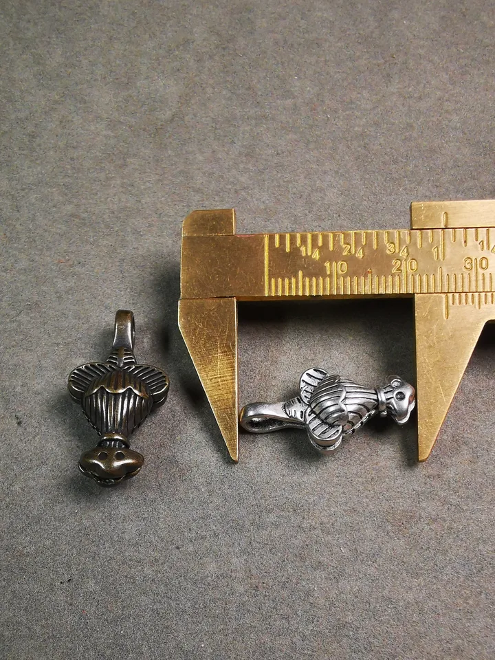 Gandhanra Handmade Buddhist Mala Counter Clip,Bum Counter Clip for Prayer Beads,Treasure Vase Shape