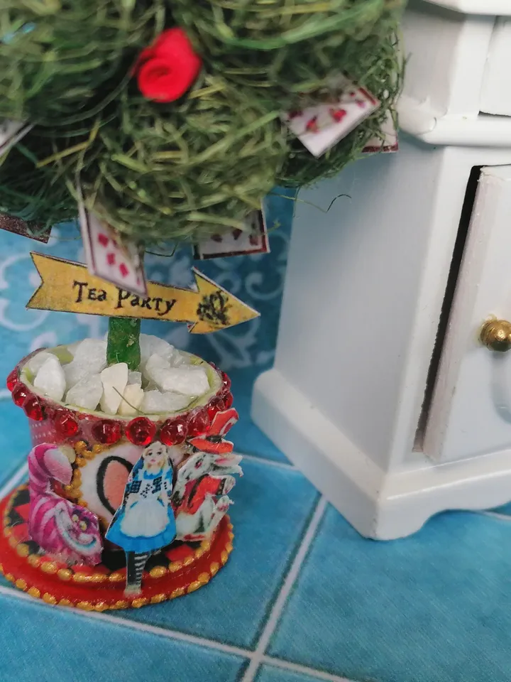Tree plant. Dollhouse miniature.1:12 scale.