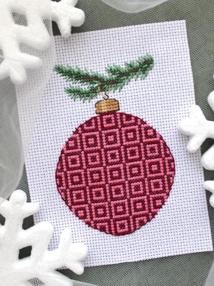 Cross stitch pattern PDF - Christmas ball - Easy digital chart