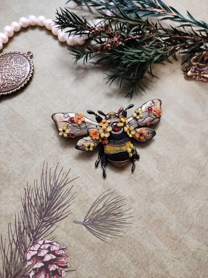 Bumblebee brooch, bee brooch, insect brooch, black and yellow insect jewelry, handmade jewelry
