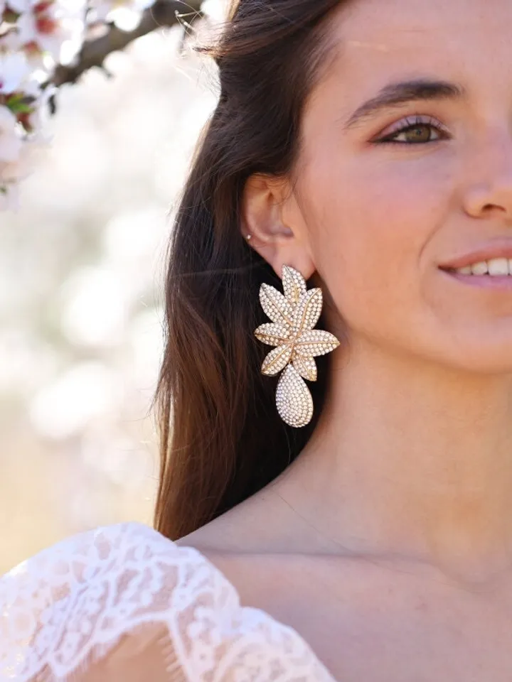Long Wedding Earrings, Swarovski Crystal Bridal Earrings, Gold Boho Wedding Earrings, Floral Bridal Earrings, Chandelier Statement Earrings