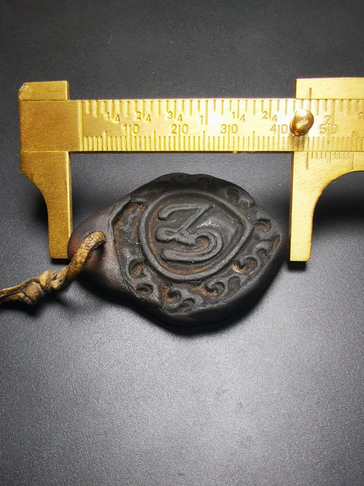 Gandhanra Handmade Tibetan Tsa Tsa Mold Statue, OM Symbol, DIY Tsha Tsha Clay Statue,50 Years Old