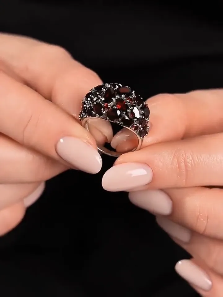 Women's ring, silver 925 with garnet