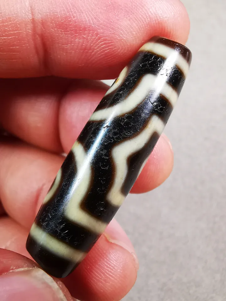 Gandhanra Tibetan 3 Eyed Dzi Bead,Tibetan Chung,Wealth Amulet,Small Size 40*11 mm