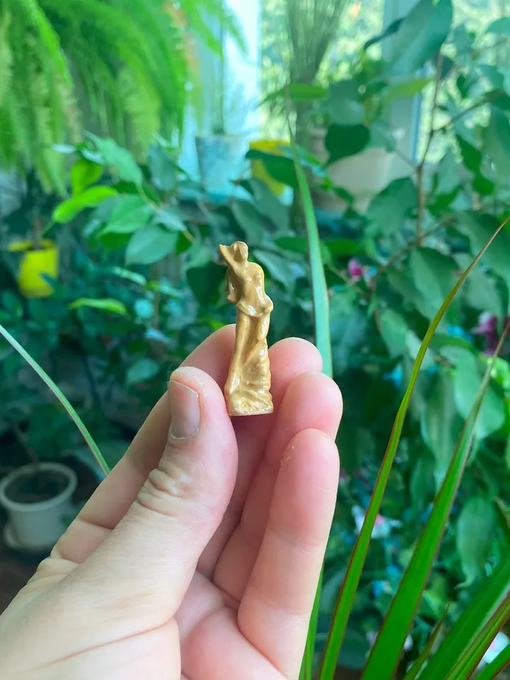 Figurine for a dollhouse. Doll accessories. Ceramic figurine. 1:12. mini figurines.
