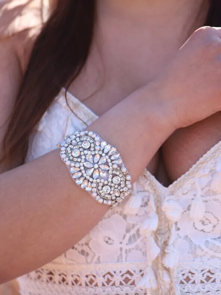 Gold Wedding Bracelet, Vintage Bridal Cuff Bracelet, Swarovski Crystal Wedding Cuff Bracelet, Flower Wedding bracelet, Boho Bridal Jewelry