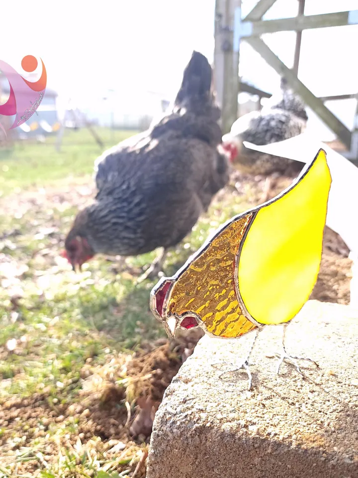 Stained Glass Chicken Suncatcher Farmhouse Hen Decor Perfect Gift for Chicken Lovers Glass Pecking Chicken Hen