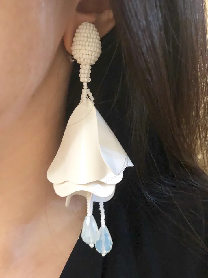 Impatiens Crystal Flower Drop Earrings clip-on