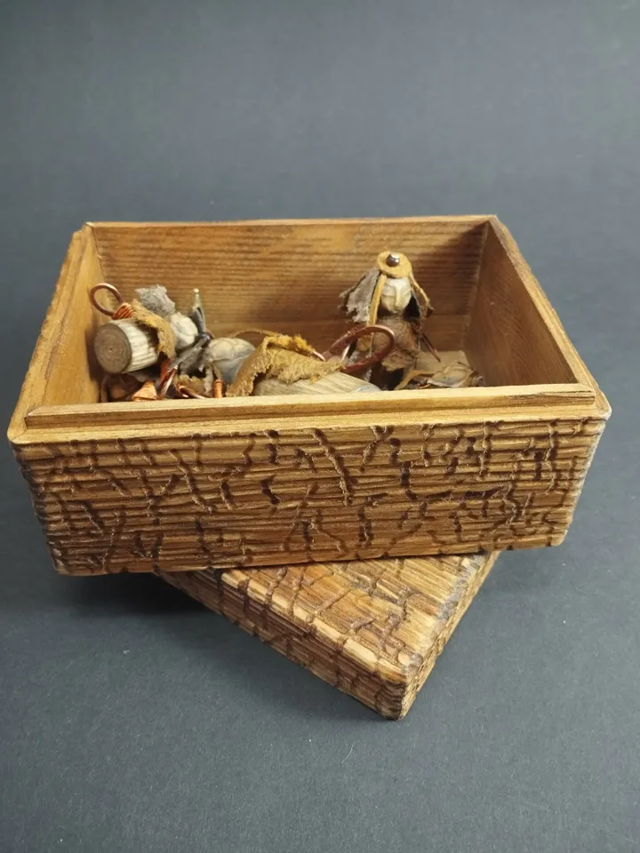 Altar dolls. People are birds. With a handmade box.