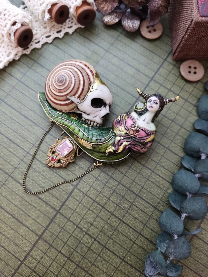 Art Nouveau Snail, Vintage Snail, Snail Shell brooch, Brooch with a snail