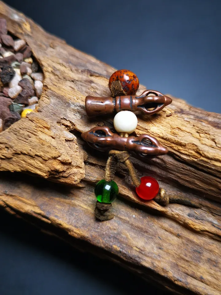 Gandhanra Antique Tibetan Amulet,Mini Vajra and Tibetan Bell Bead Pendant for Mala Prayer Beads, Trantic Buddhism Dharma,Made of Red Copper