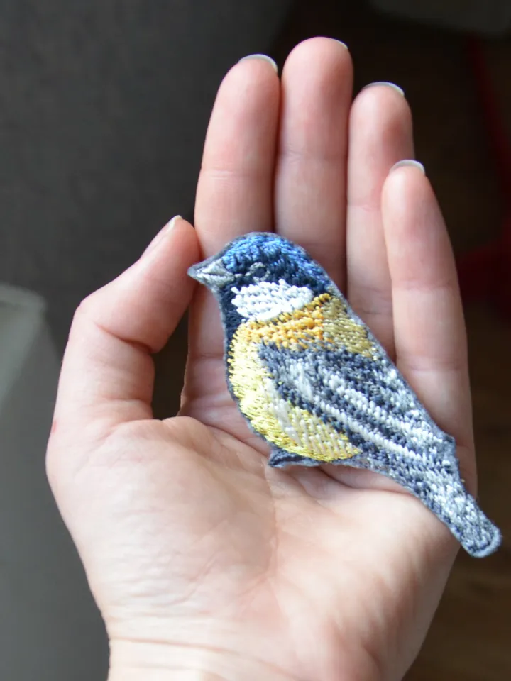 Design for the embroidery machine "Brooch-Titmouse".