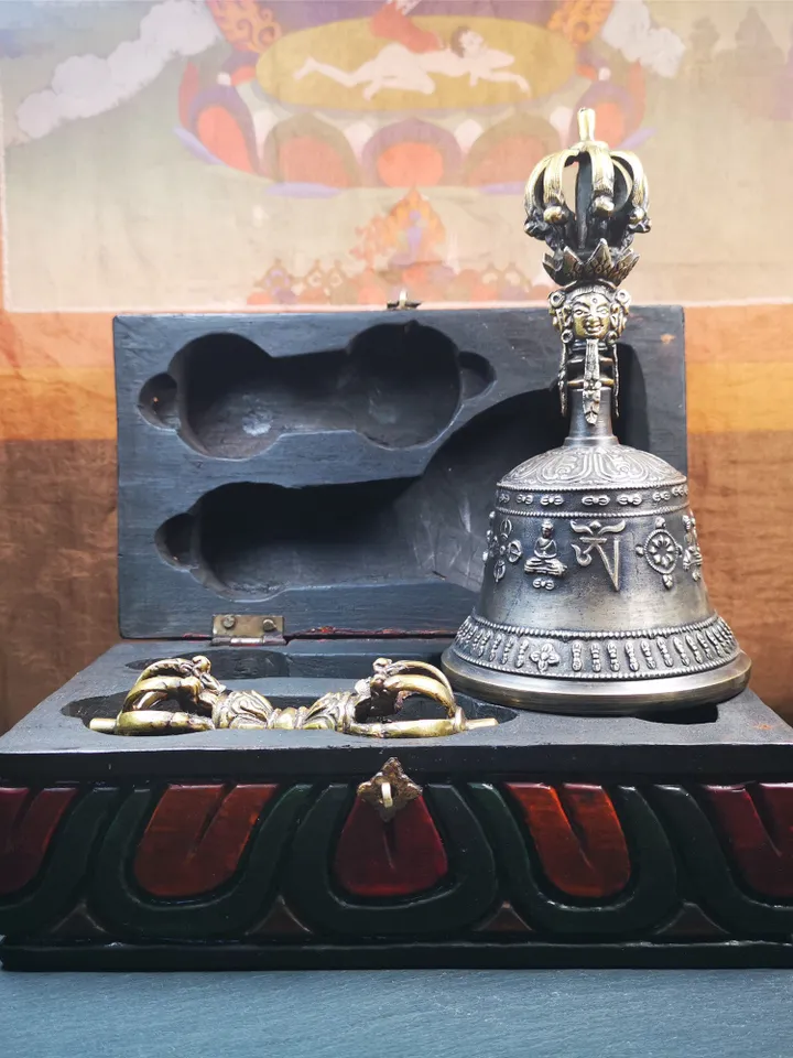 Gandhanra Vintage Vajra and Bell Set,Tibetan Tantric Buddhism (Vajrayana) Ritual Implement,Handmade in Nepal,7.0"