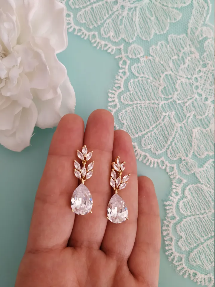 Swarovski Crystal Bridal Earrings, Gold Wedding Earrings, Teardrop Earrings, Vintage Style Wedding Jewelry, Dangle Drop Bridal Earrings