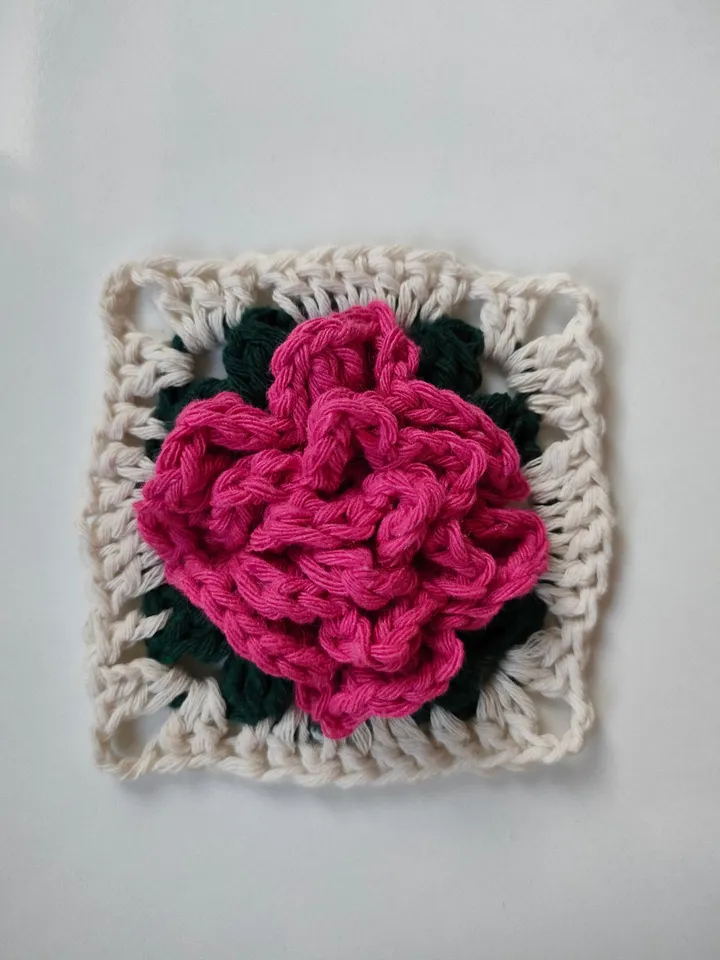 Granny square crochet pattern, 3D flower granny square, rose crochet pattern
