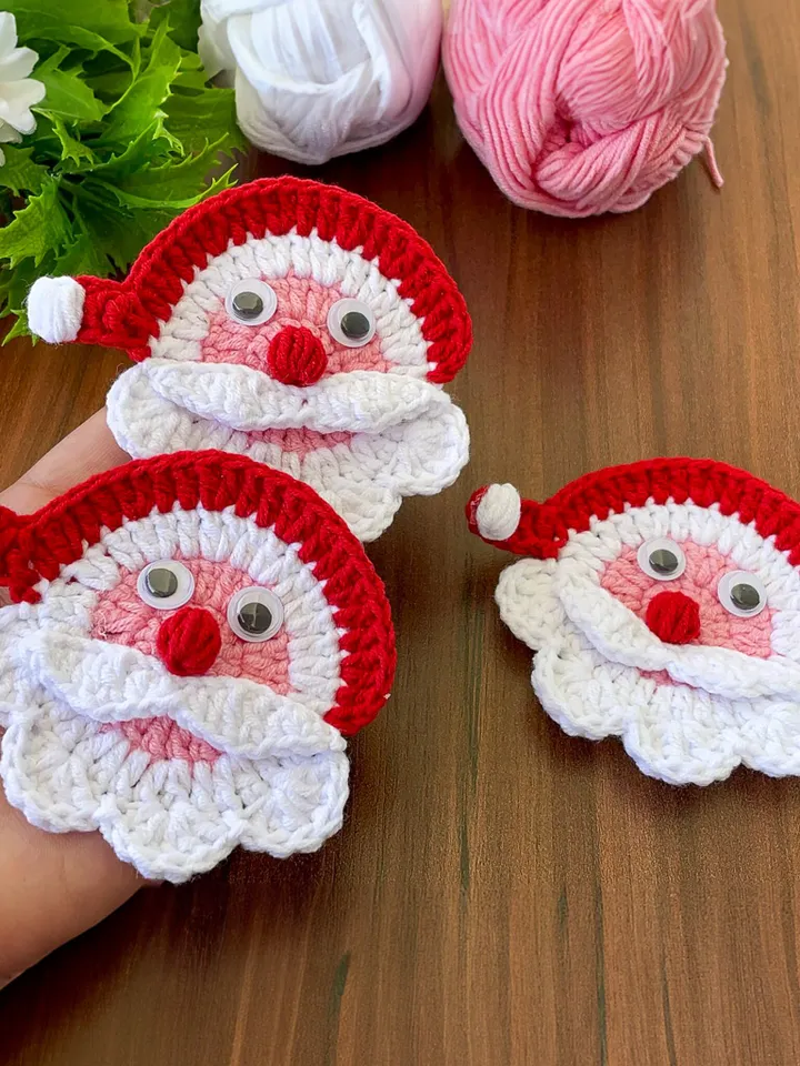 Crochet Santa Claus Face Applique - Crochet Xmas Tree Decor - Beginner-Friendly Crochet Santa Claus Pattern
