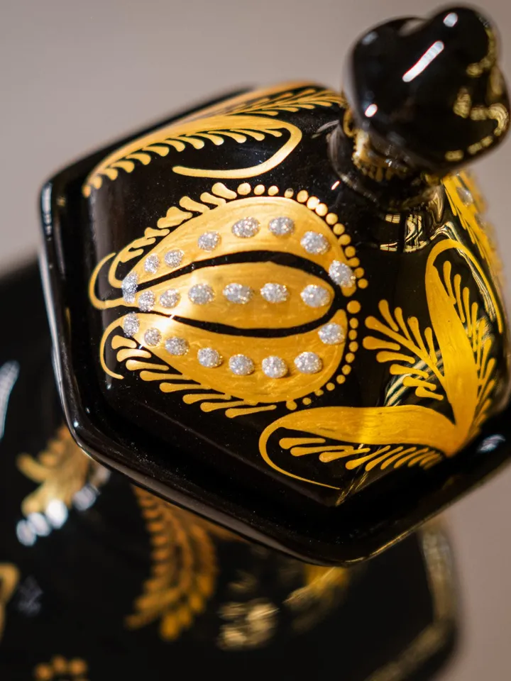 Black and Gold Handmade 30cm Vase | Decorative Modern Vase for Luxury Home Decor | Luxury Black and Gold Gift Vase | Sophisticated Home Gift