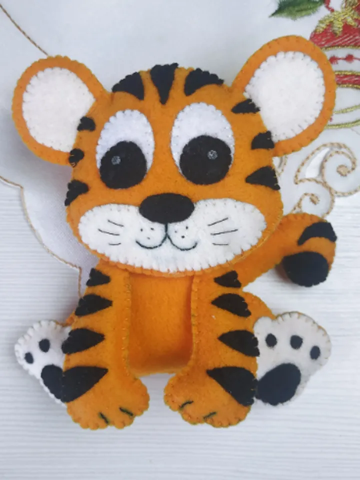 Tiger felt pattern, felt animals pattern, felt tiger toy, Christmas pattern, PDF sewing pattern, tiger Christmas ornament, plush tiger toy, safari nursery decor