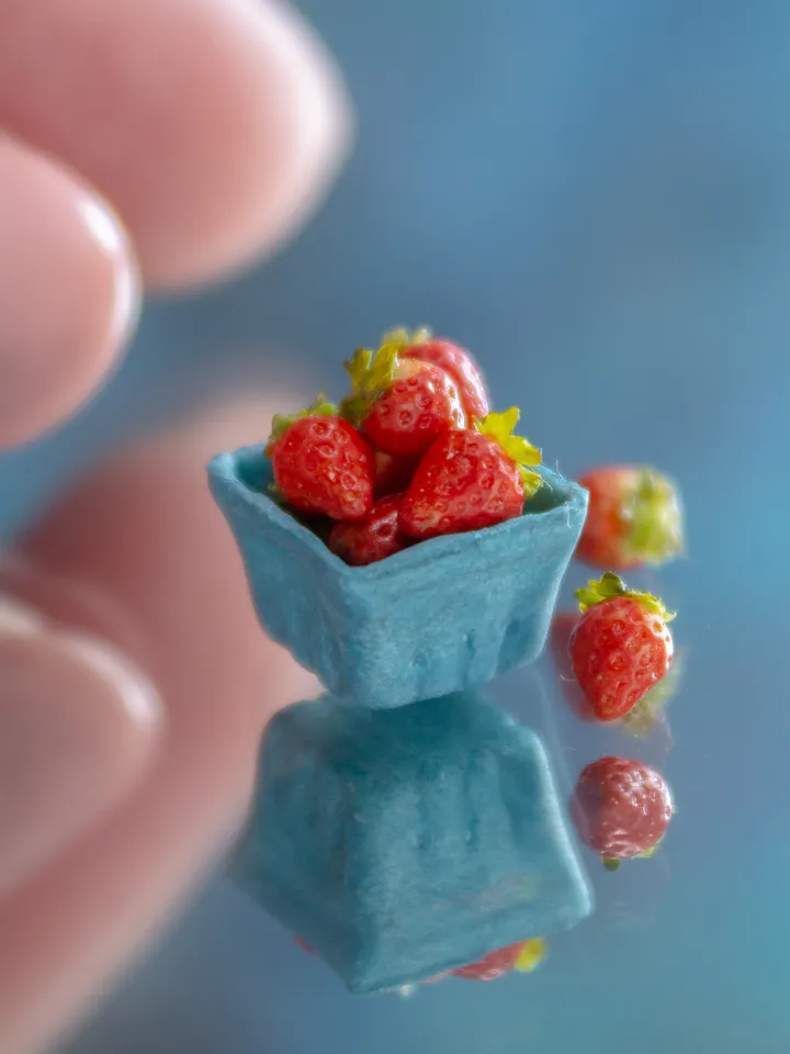 TUTORIAL Miniature polymer clay strawberry