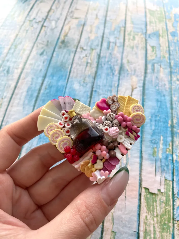 Magnet Miniature Valentine Charcuterie Board with Polymer clay Souvenir