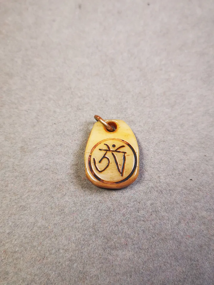 Gandhanra Tibetan Bone Carved Amulet,Om Pendant for Mala,Prayer Beads Accessories