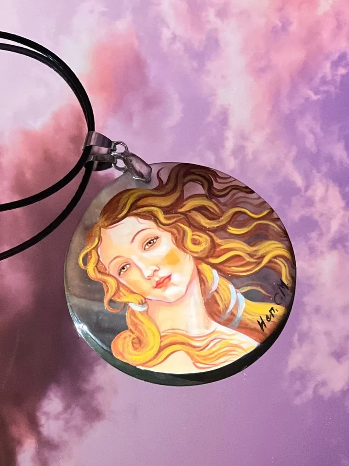 Radiant Venus: Exquisite Handcrafted Pearl Pendant - Exquisite Artistry and Tribute to Botticelli's Meticulous Artistry