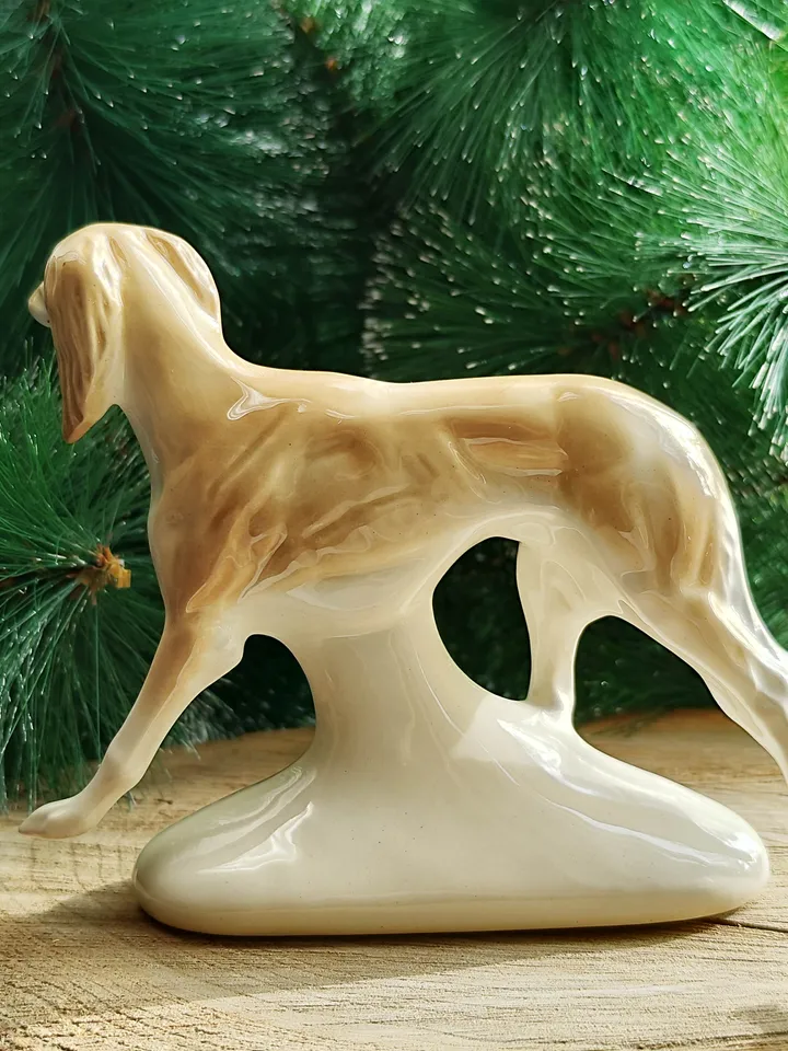 Figurine saluki dog