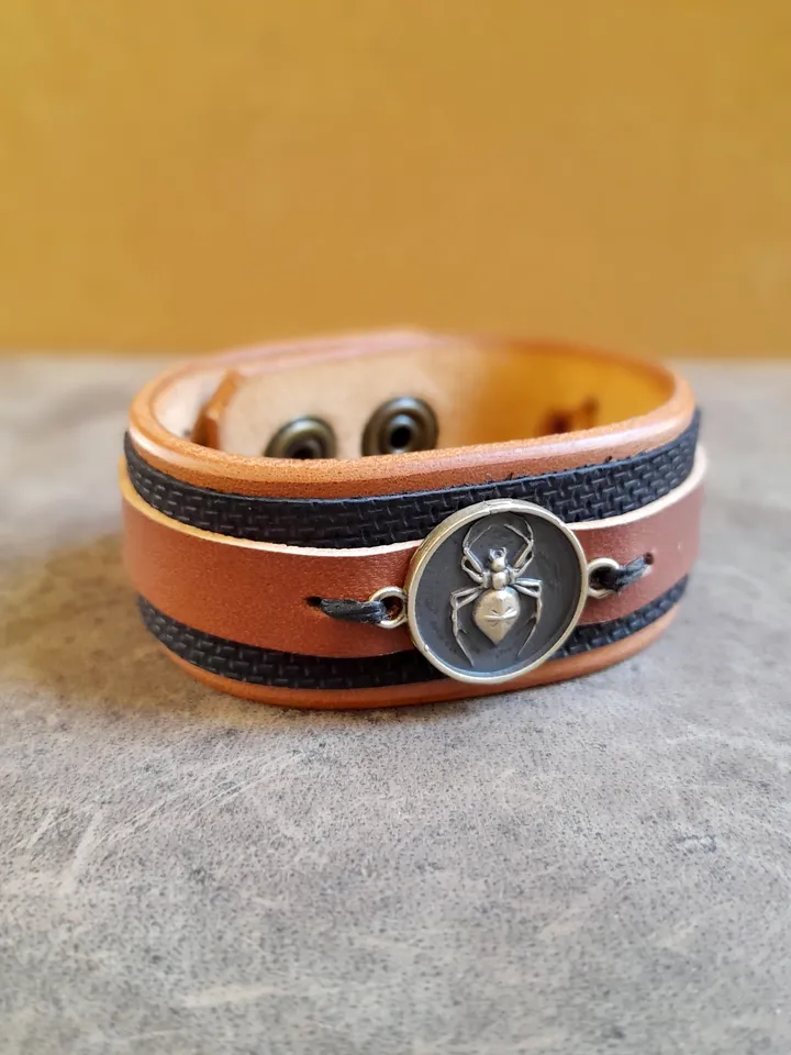 Spider Charm Bracelet, Men's Spider Cross Pendant, Argiope St. Andrews Cross Spider, Handmade Adjustable Full Grain Black/Brown Leather Cuff