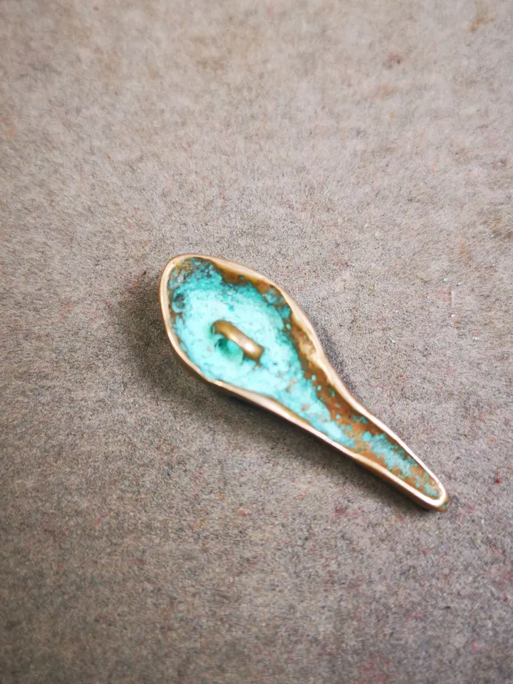 Gandhanra Handmade Small Shankha(Divine Conch) Badge,Tibetan Buddhist Protective Amulet Pendant,Made of Lima Brass