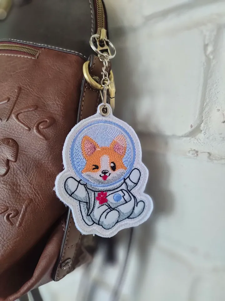 Machine embroidery design Corgi astronaut