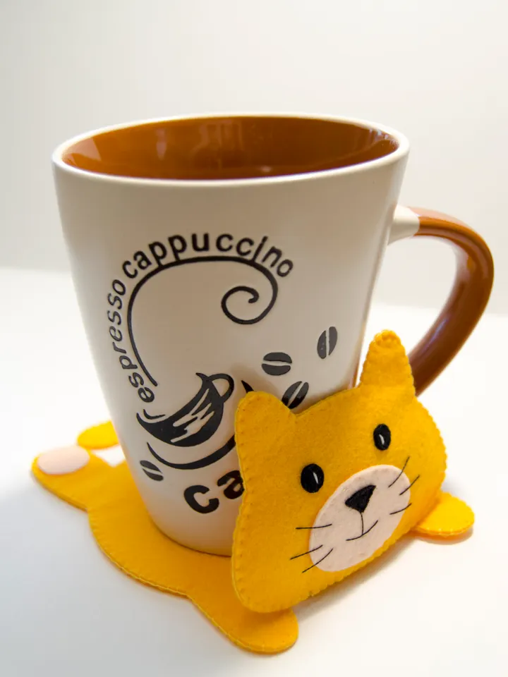 Cat Mug Rug (Coaster), Ginger cat