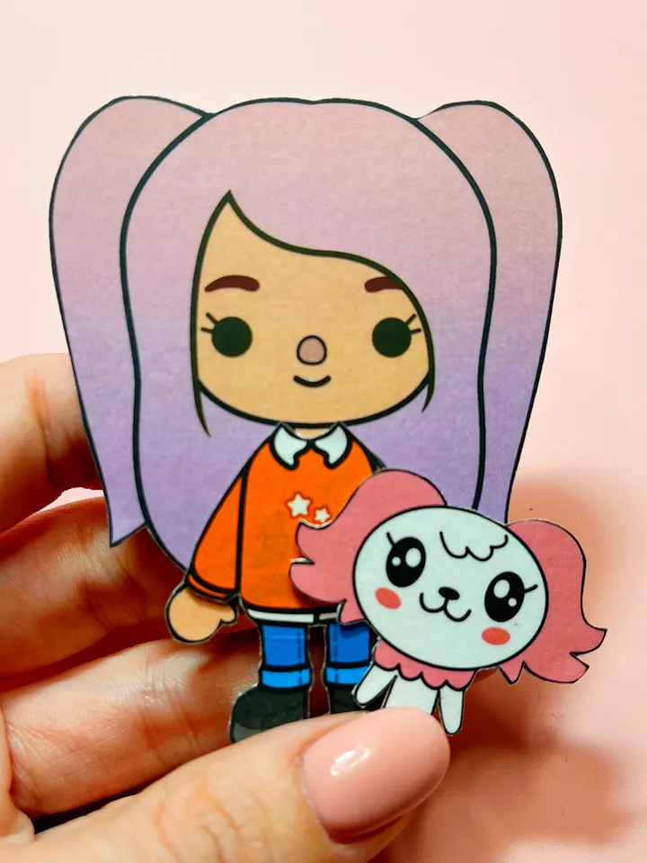 Toca Boca dolls with paper clothes