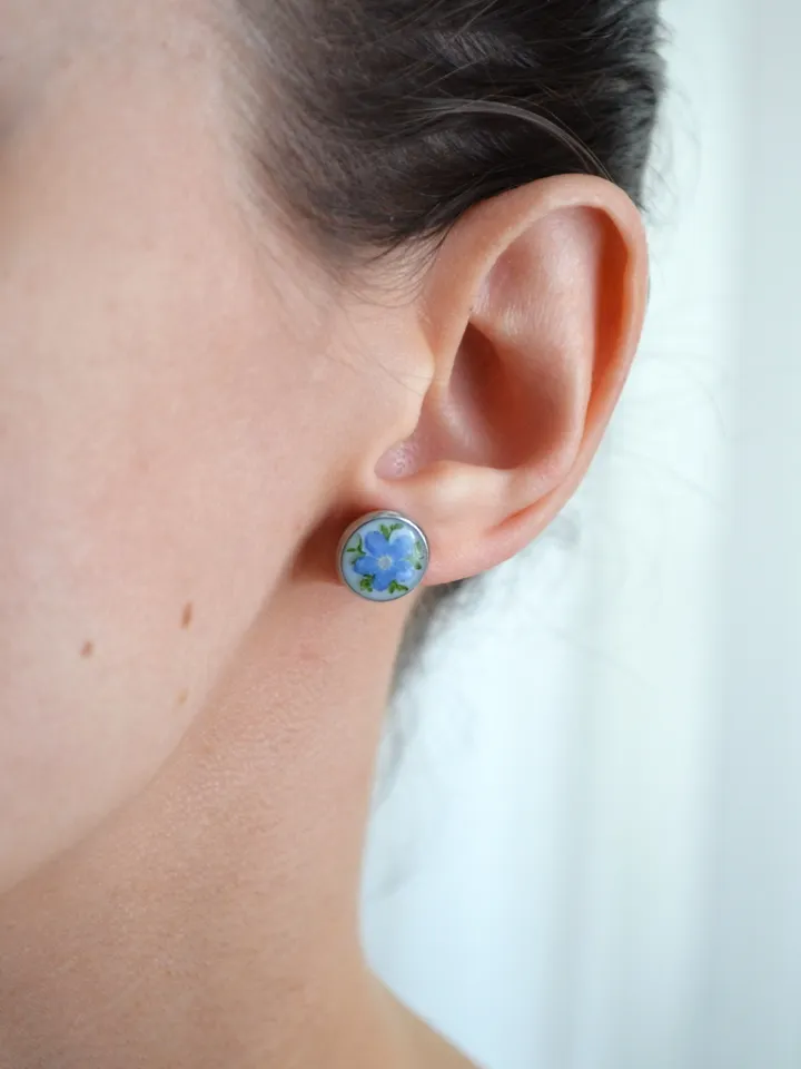 Forget-me-nots earrings. Minimalistic studs with real forget-me-nots. Lovely earrings.