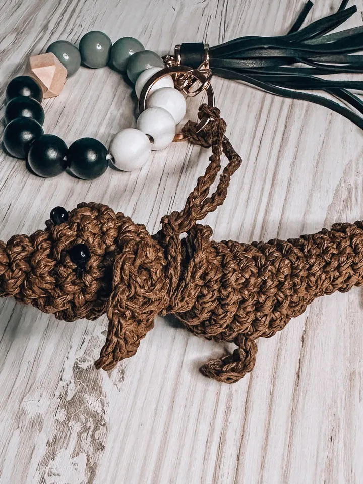 Beaded dachshund Keychain with Metal Chain – Stylish Bag or Key Accessory, badger dog