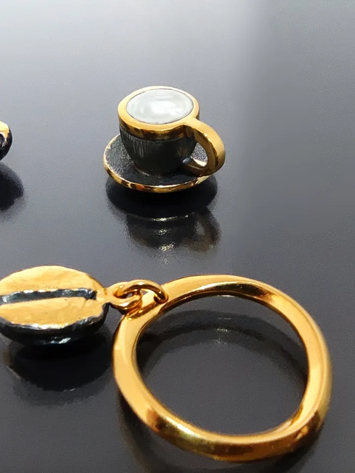 Designer necklace - In coffee style. The price is for a coffee pair "cappuccino" + cord