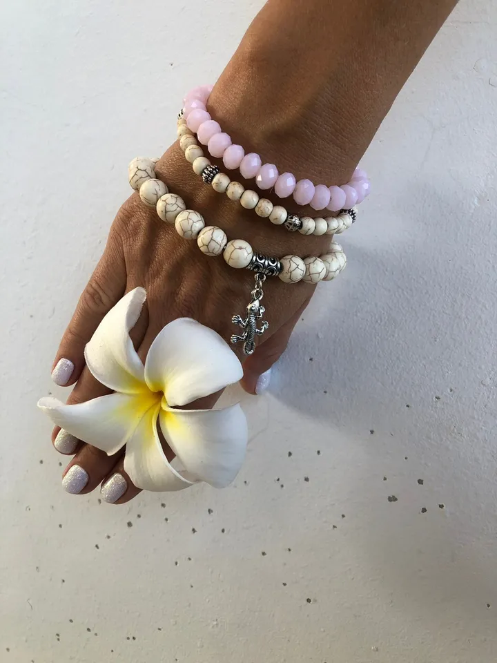 Set of Tree White Pink Bracelets | Crystal Bracelet | Howlith Bracelet | Totem Bracelet | Summer Set Bracelet Woman | Handmade Bracelet Set
