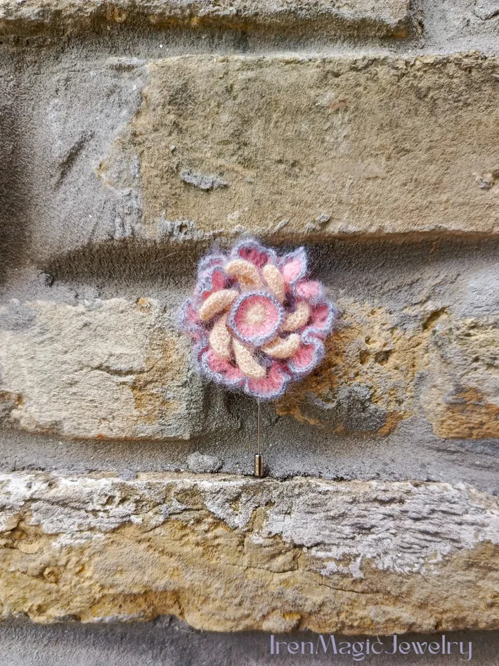 Crochet Flower Brooch in Soft Pink and Beige Tones