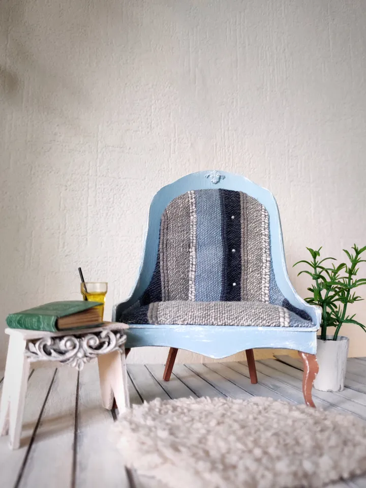 Dollhouse Furniture Set with Shabby Armchair for Dolls scale 1/6