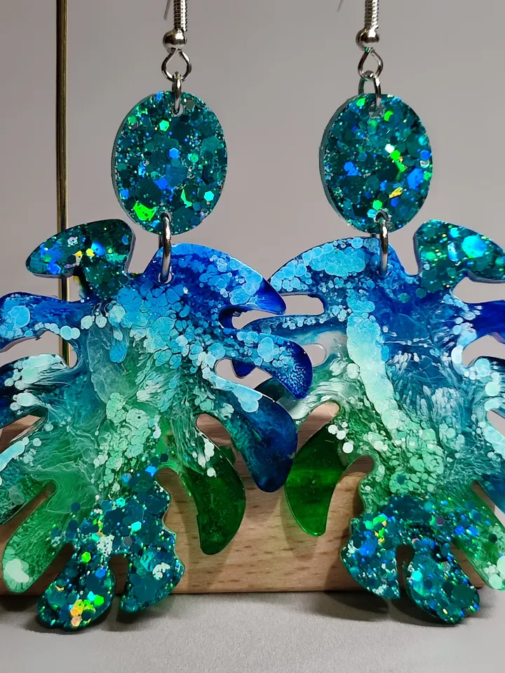 Monster leaf earrings,Handmade earrings, unique jewelry, stylish accessories, handmade gifts.