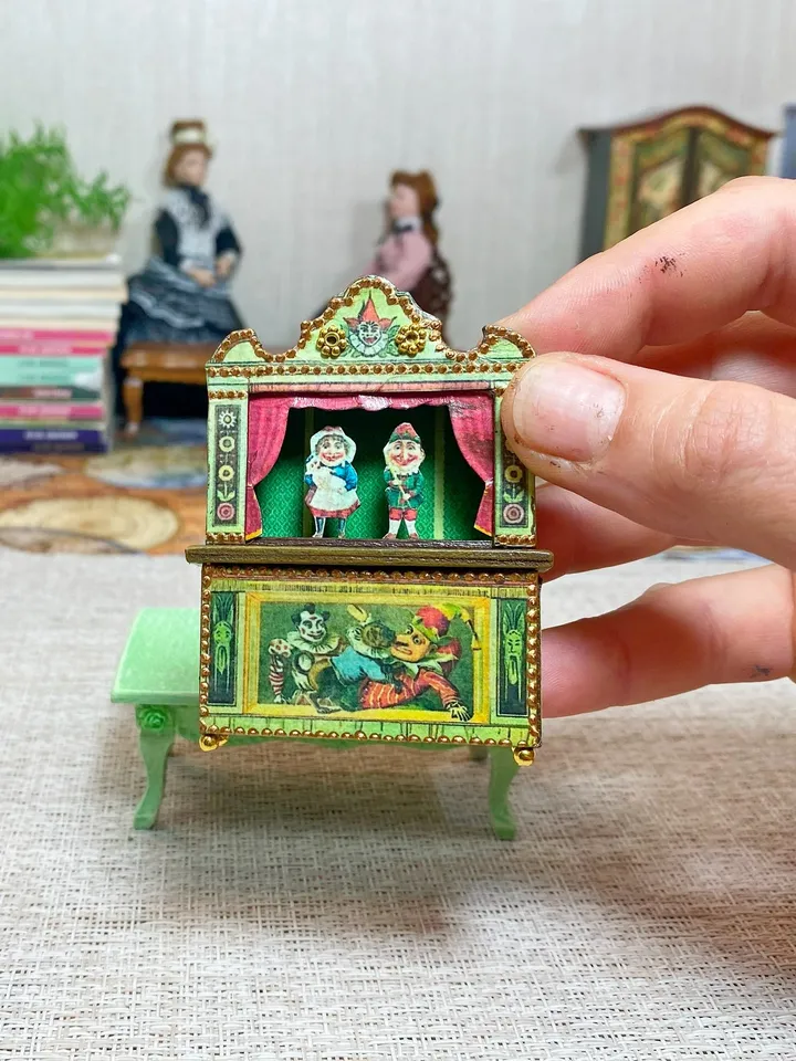 Tutorial and digital printing for creating a puppet theater.1:12