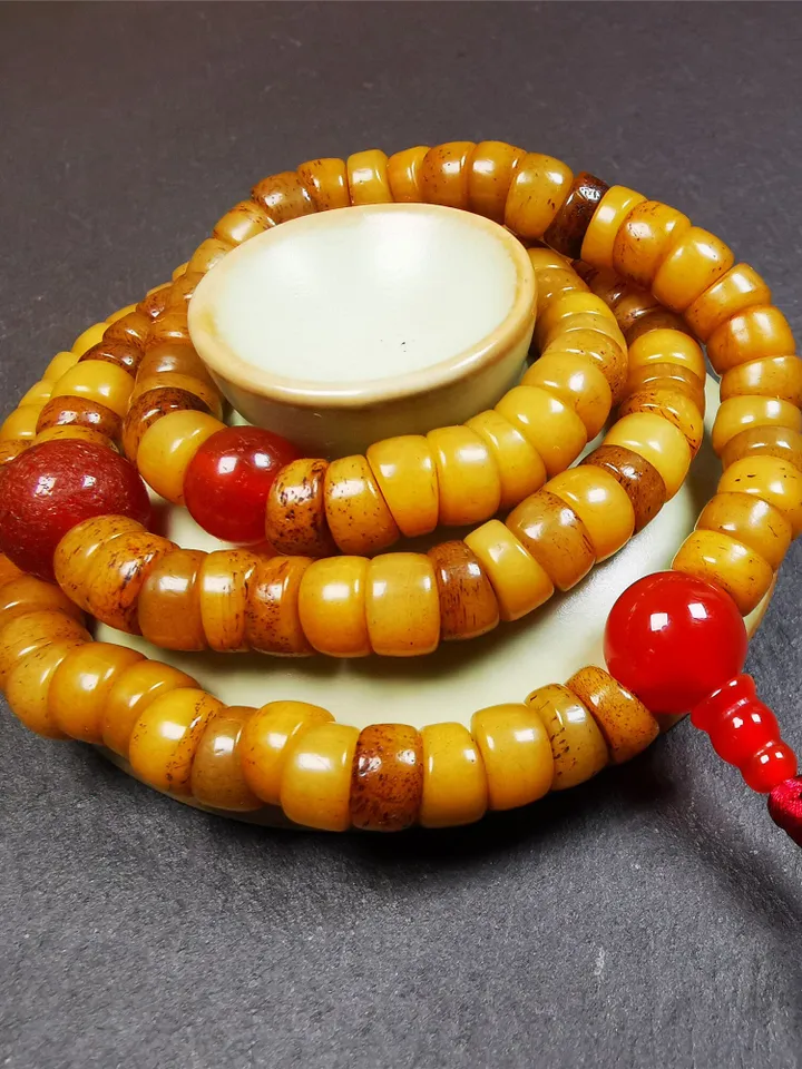Gandhanra Old Tibetan 108 Yak Bone Mala,Bevel Cut Prayer Beads Necklace,Rosary Beads for Meditation,Diameter 0.32&quot;, Circumference 20&quot;