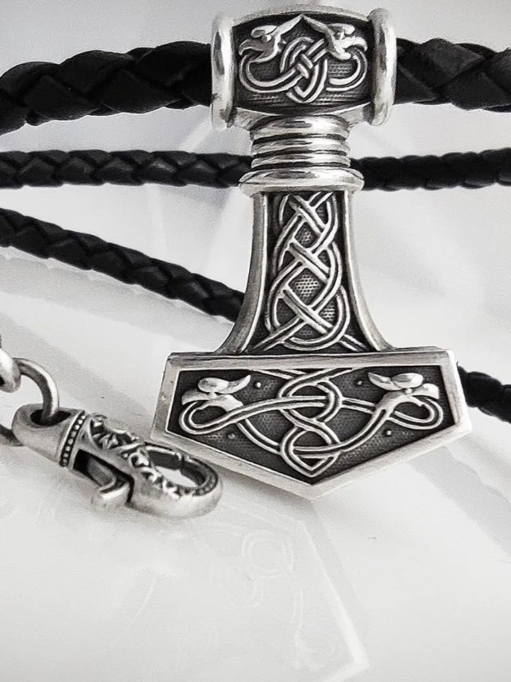Pendant: Thor's Hammer. Mjolnir with stone.Tors. Avg. weight 19 grams