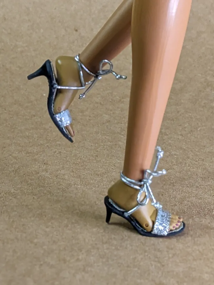 Handmade silver sandals with elastic lace for 16-inch Integrity Dolls (FR16)